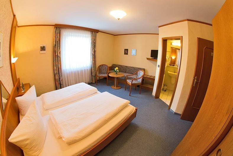 Landgasthof Gruene Linde Room photo